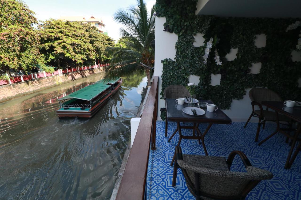 The Lol Elephant Hostel Bangkok Exterior photo